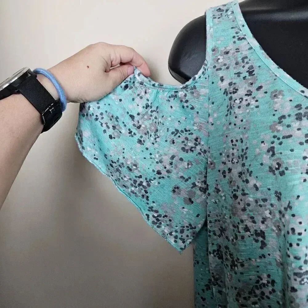 Torrid Cold Shoulder Blouse - Picture 3 of 6